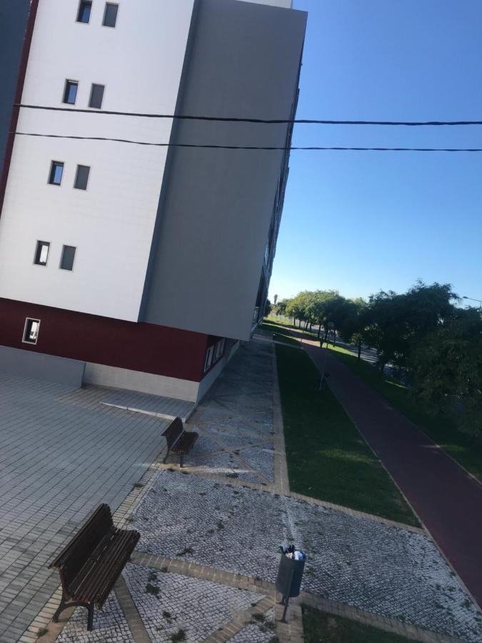 Modern Double Room With Private Balcony Монтіжу Екстер'єр фото