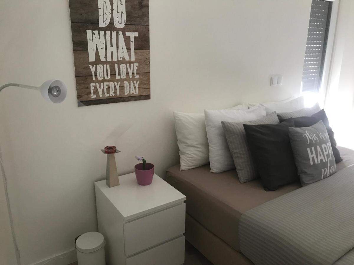 Modern Double Room With Private Balcony Монтіжу Екстер'єр фото