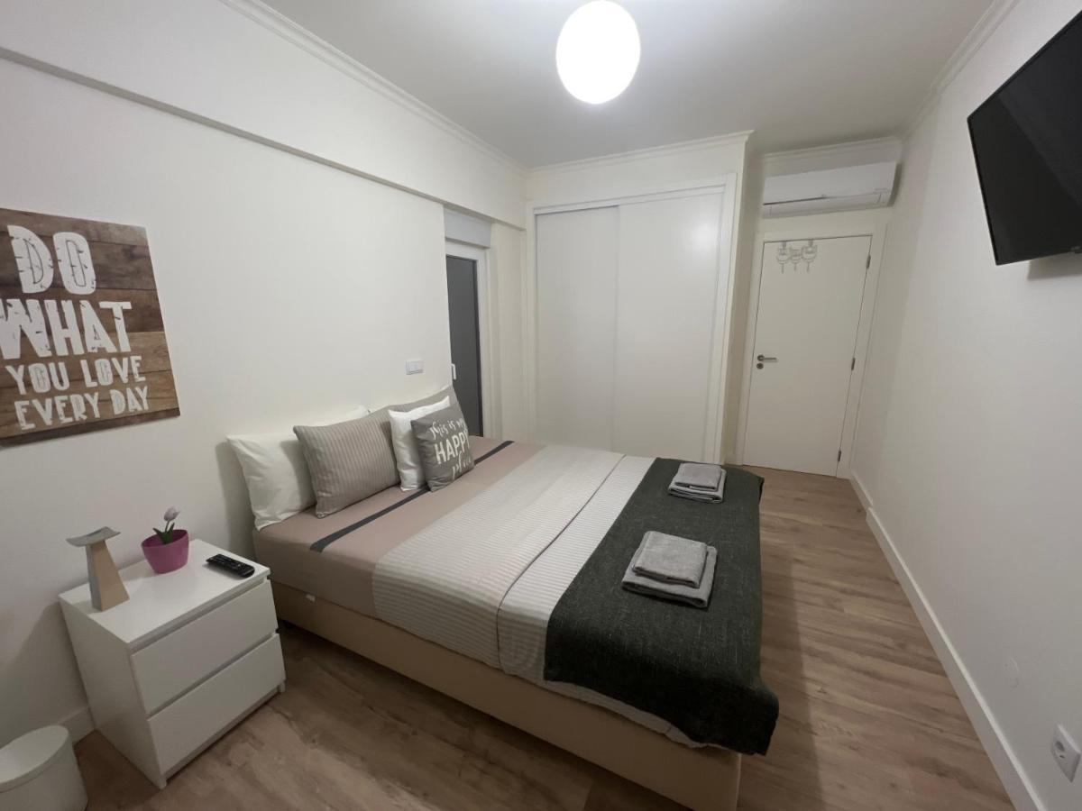 Modern Double Room With Private Balcony Монтіжу Екстер'єр фото