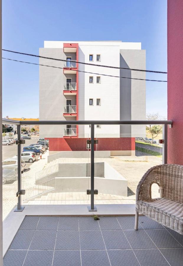Modern Double Room With Private Balcony Монтіжу Екстер'єр фото