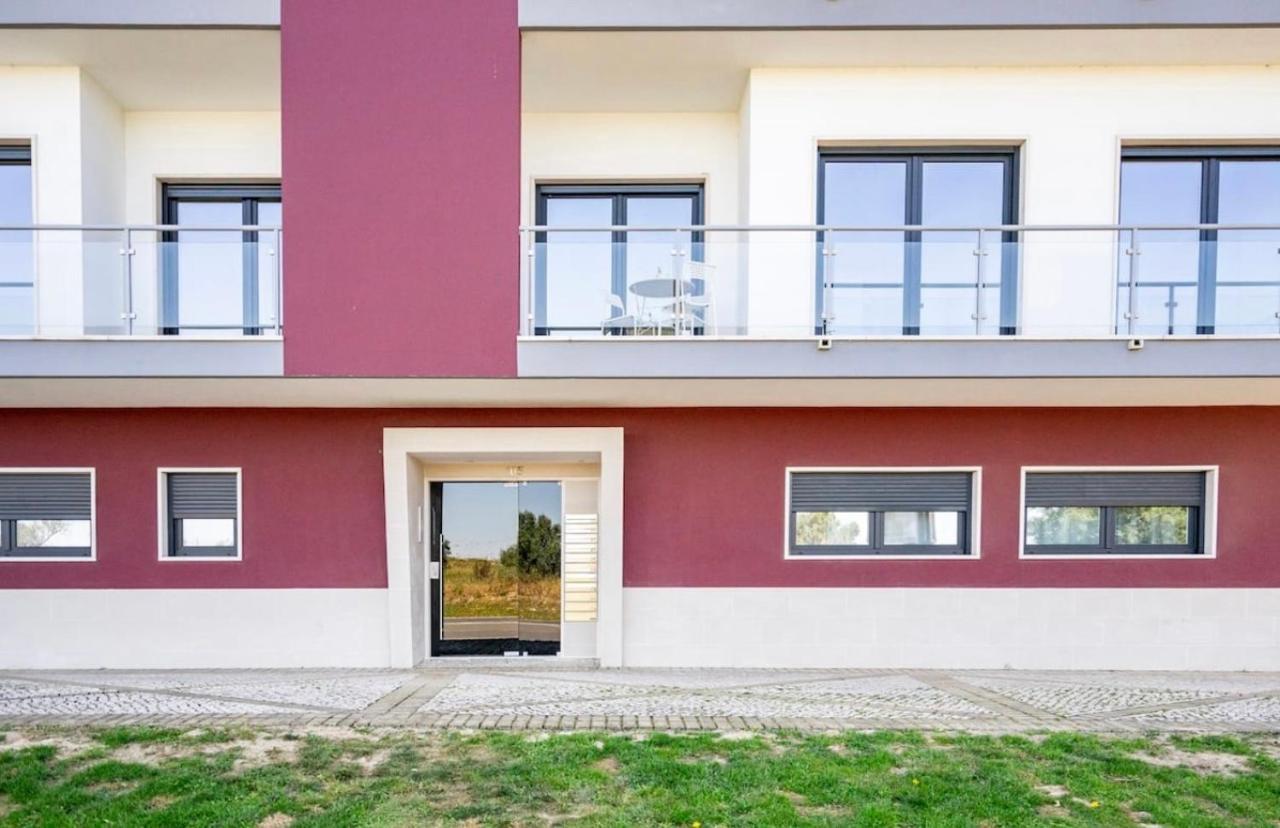 Modern Double Room With Private Balcony Монтіжу Екстер'єр фото