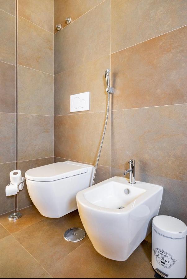 Modern Double Room With Private Balcony Монтіжу Екстер'єр фото