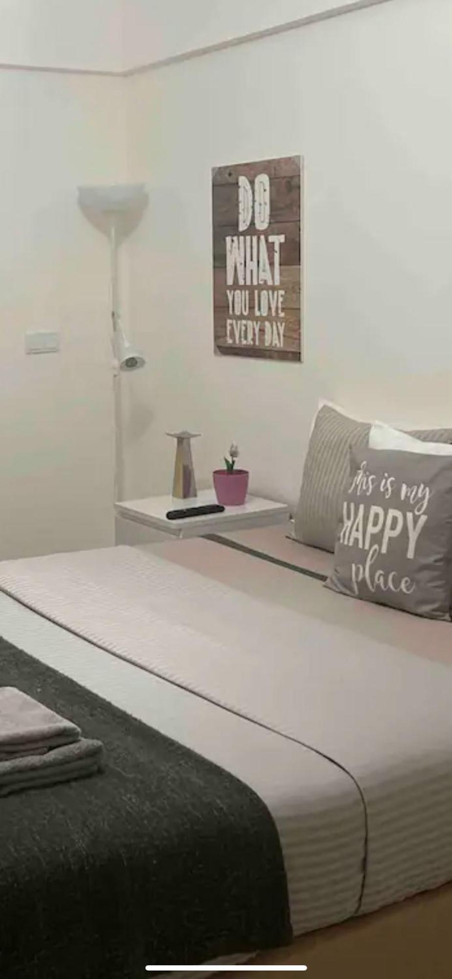 Modern Double Room With Private Balcony Монтіжу Екстер'єр фото