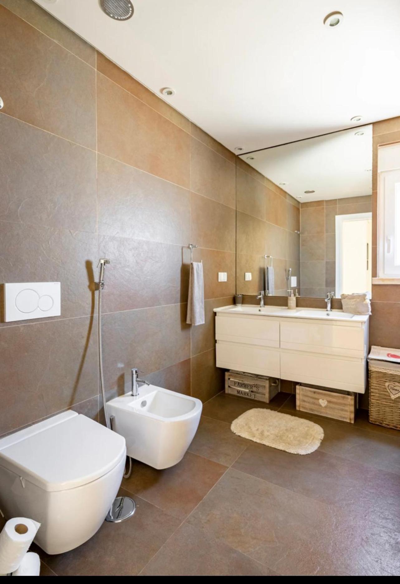 Modern Double Room With Private Balcony Монтіжу Екстер'єр фото