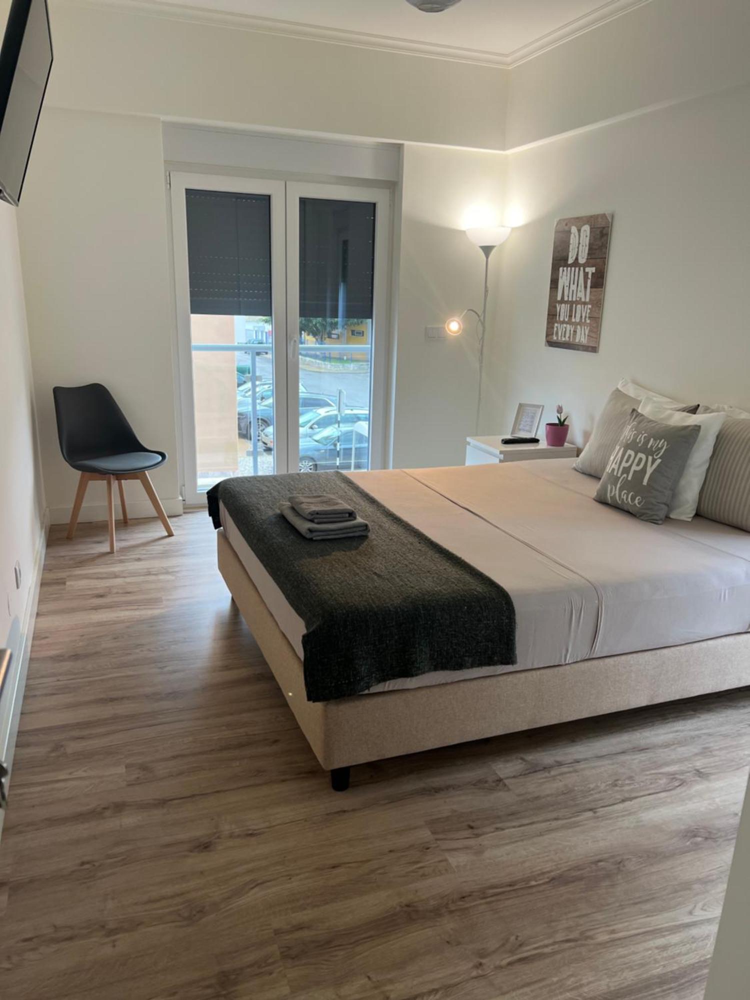 Modern Double Room With Private Balcony Монтіжу Екстер'єр фото